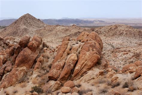 Mojave Desert Rocks | Boulder formation and views north from… | Flickr