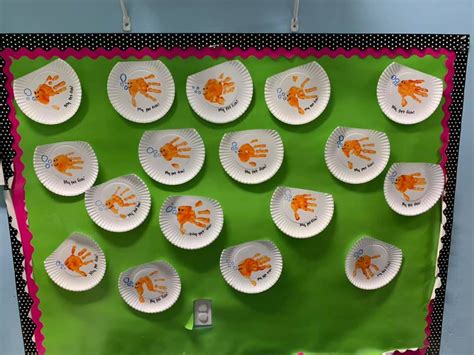 Paper Plate Handprint Fish Craft. TeachersMag.com