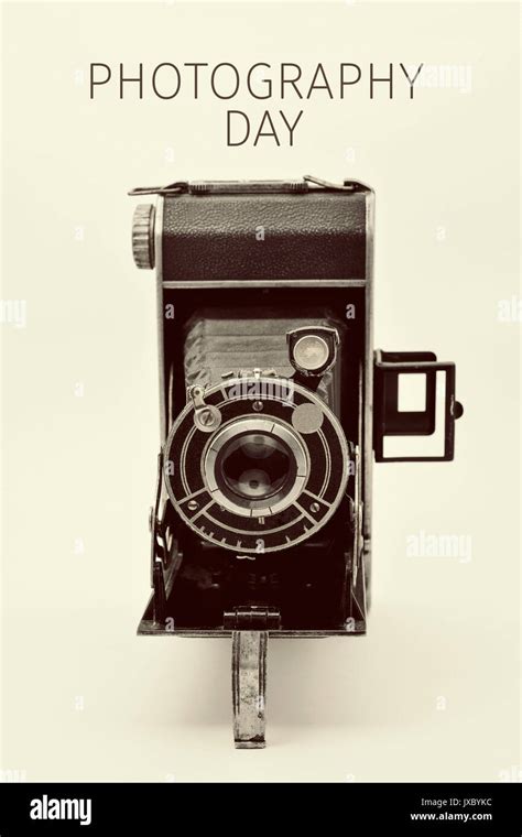 Old camera hi-res stock photography and images - Alamy