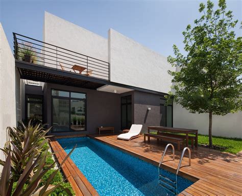 Modern Pool Deck Designs That Perfectly Complete Their Homes