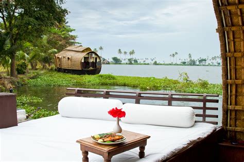 Luxury Houseboats in Kerala ⋆ Greaves India