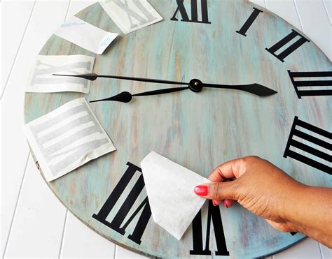 DIY Clocks That Will Make Arriving on Time a Lot More Fun