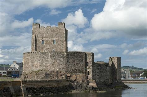 The 5 BEST CASTLES in Northern Ireland, Ranked in order