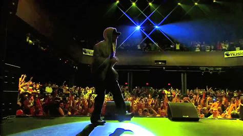 Eminem - lose yourself (concert live) - YouTube