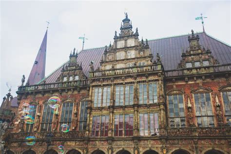 View of Bremen Market Square with Town Hall, Roland Statue and Crowd of ...