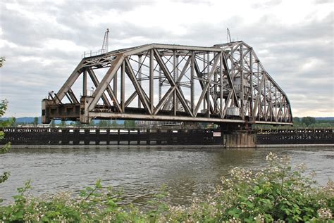 The BNSF Railway Bridge 9.6 swing-span railroad bridge across the ...