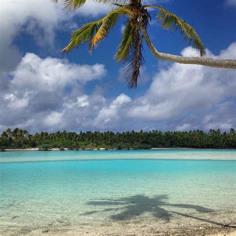 Love and sacrifice on One Foot Island in Aitutaki Lagoon