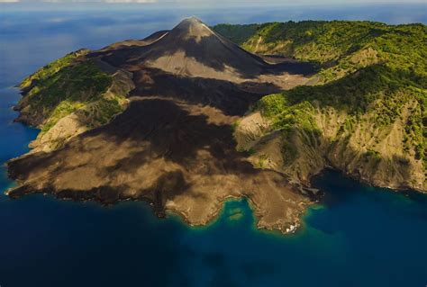 Barren Island: India’s Lone Volcano and its Adjacent Underwater World ...