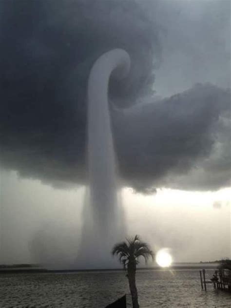 Water Tornado : r/SkyPorn