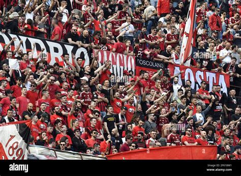 AC Milan football fans at the San Siro stadium, in Milan, Italy Stock ...