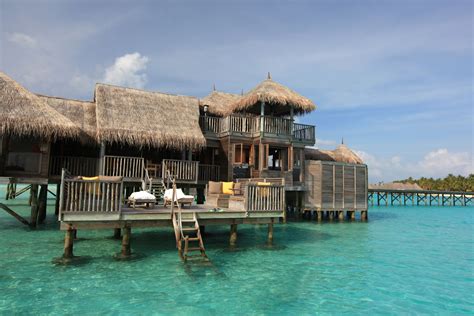 Indian Ocean: Maldives Private Island Resorts in Fight Against Toxic Trash