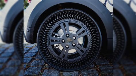 Michelin unveils Uptis airless tire concept to the public