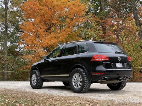 Lifted Volkswagen Touareg With 33" Mud Tires - offroadium.com