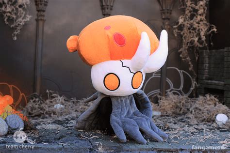 Hollow Knight - Broken Vessel Plush - Fangamer