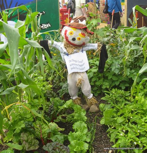 Dingle dangle scarecrow: Evelyn Street Community Primary S… | Flickr