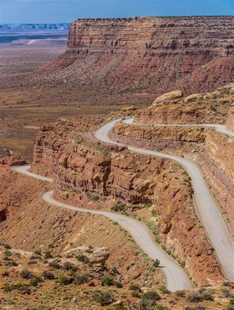 Moki Dugway, is a scenic road in Utah - Roads - Roadstotravel