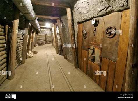 Re-created diamond mining tunnels at the Kimberley Open Mine Museum ...