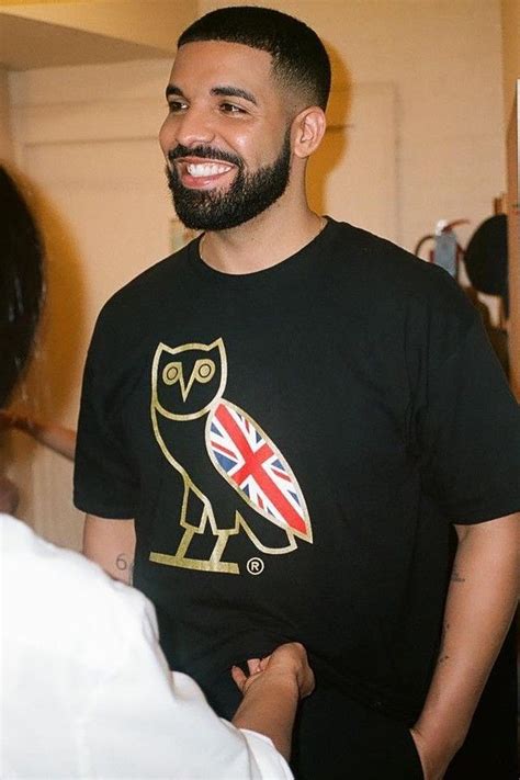 Drake - All smiles on | Peinados de hombre, Famosos, Drake