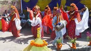 Music and dance in Madhya Pradesh- Phulpati Dance - Holiday Landmark Blog