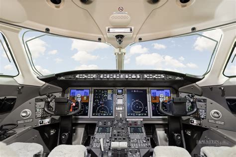 2015 Challenger 350 – 20589 – N2XT – Cockpit RGB | AeroClassifieds