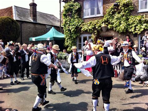 England: A brief guide to Morris Dancing - WORLD WANDERING KIWI