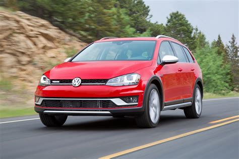 2017 Volkswagen Golf Alltrack First Drive Review | Automobile Magazine