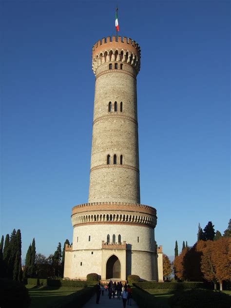 Torre San Martino della Battaglia | Leaning tower of pisa, Tower, Italy