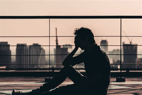 Depression in men - what are the symptons & how is it treated?