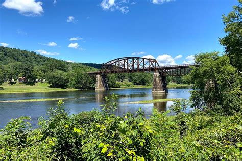 You Can't Beat the Views on The Allegheny River Trail | Pittsburgh Magazine