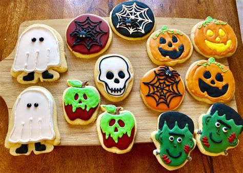 My very first attempt at sugar cookies and royal icing. Halloween ...