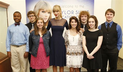 Taylor Swift with Metro Nashville Public School Students at Ribbon ...