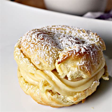 Italian Cream Puffs with Custard Filling – Chew Your Booze