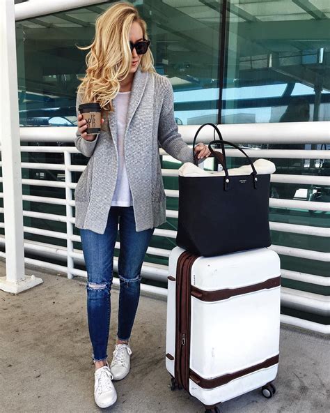 21 Fall Travel Outfit Ideas from Girls Who are Always on The GO – Eazy Glam