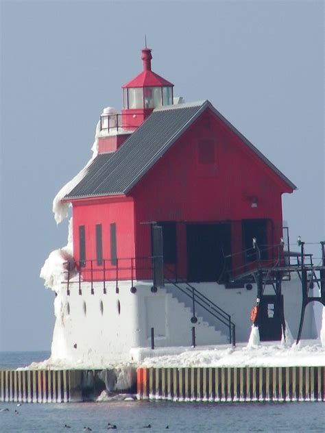 Grand Haven Lighthouse During Winter (Grand Haven, Michiga… | Flickr