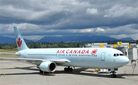 How to get a bargain flight to Canada - Canada Property Guide