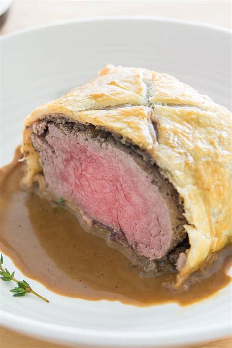 Best Beef Wellington Recipe (With Easy Sauce) - Fifteen Spatulas