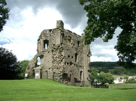 CRICKHOWELL CASTLE