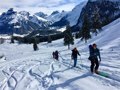 Engelberg in the early spring, a bit of walking with great company : r ...