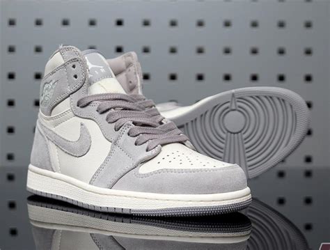 Wmns Air Jordan 1 High Premium Atmosphere Grey - Pk-Kicks