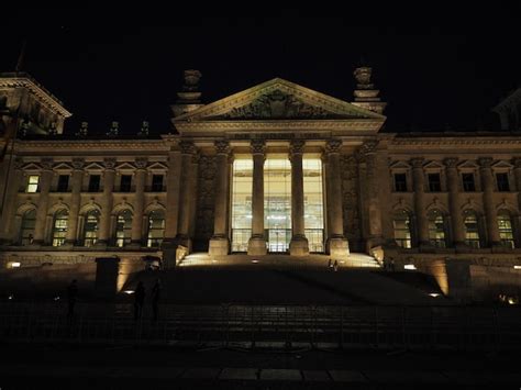 Premium Photo | Bundestag parliament in berlin at night