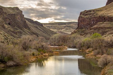 How to Raft the Owyhee River in Oregon