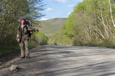 The 10 Most Effective Hitchhiking Tips