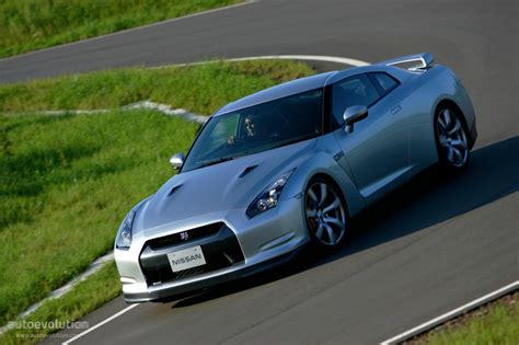 NISSAN GT-R (R35) Specs & Photos - 2007, 2008, 2009, 2010, 2011 ...