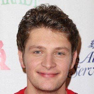 Brett Dier - Age, Family, Bio | Famous Birthdays