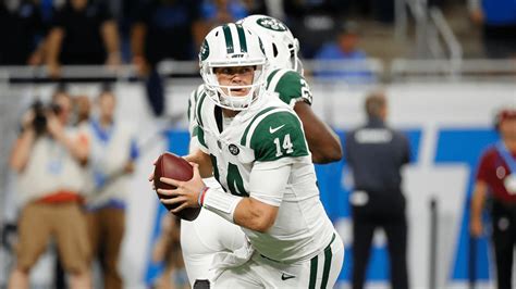 Sam Darnold's historic debut puts him in HOF company