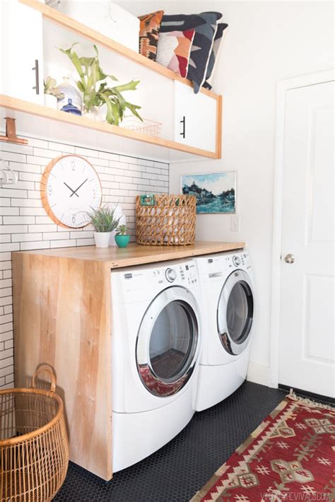 10 Ideas For Laundry Room Wall Decor