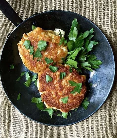 Easy Southern Style Blue Crab Cakes | gritsandpinecones.com