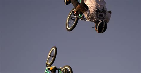 Midair Motorcycle Stunts · Free Stock Photo