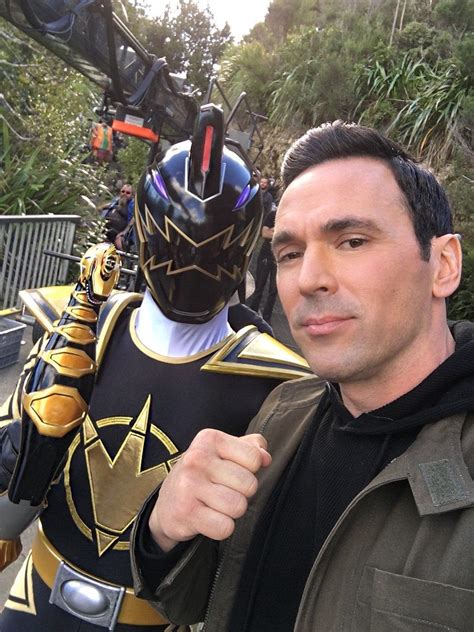 Power Rangers: 25th Anniversary Set Photos Spotlight Black Dino Tommy | Power rangers, Ranger ...