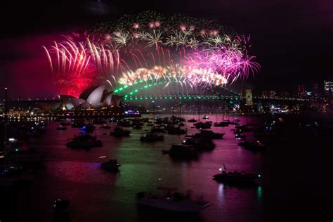 Sydney ushers in 2023 with a bang - By Millie Muroi and Christopher Harris - eLanka